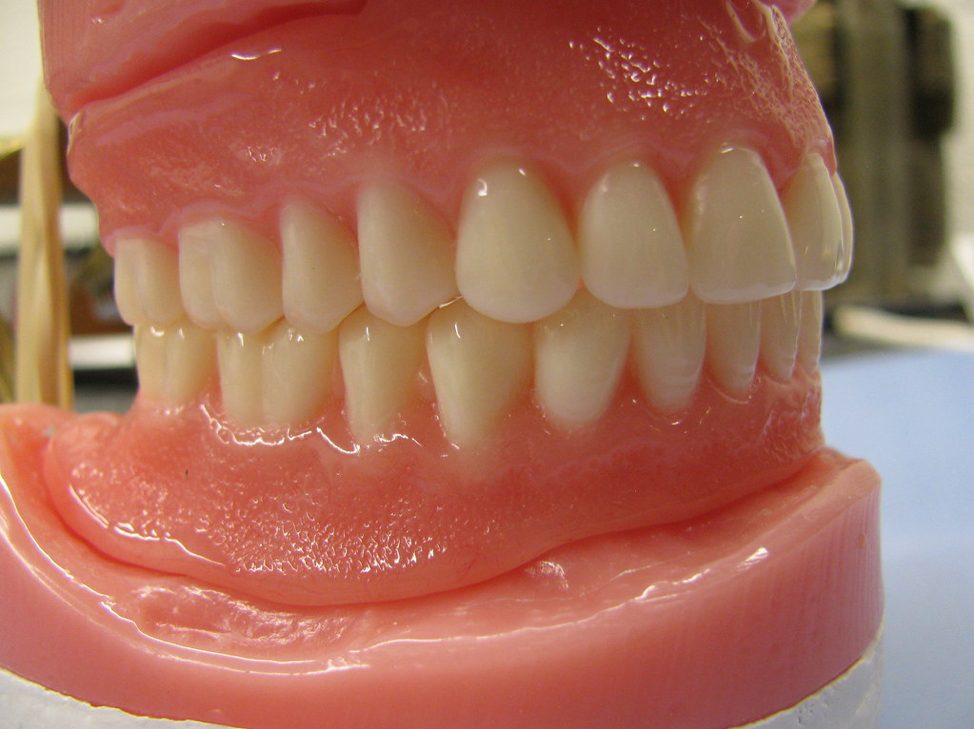 best-dentist-for-dentures-02